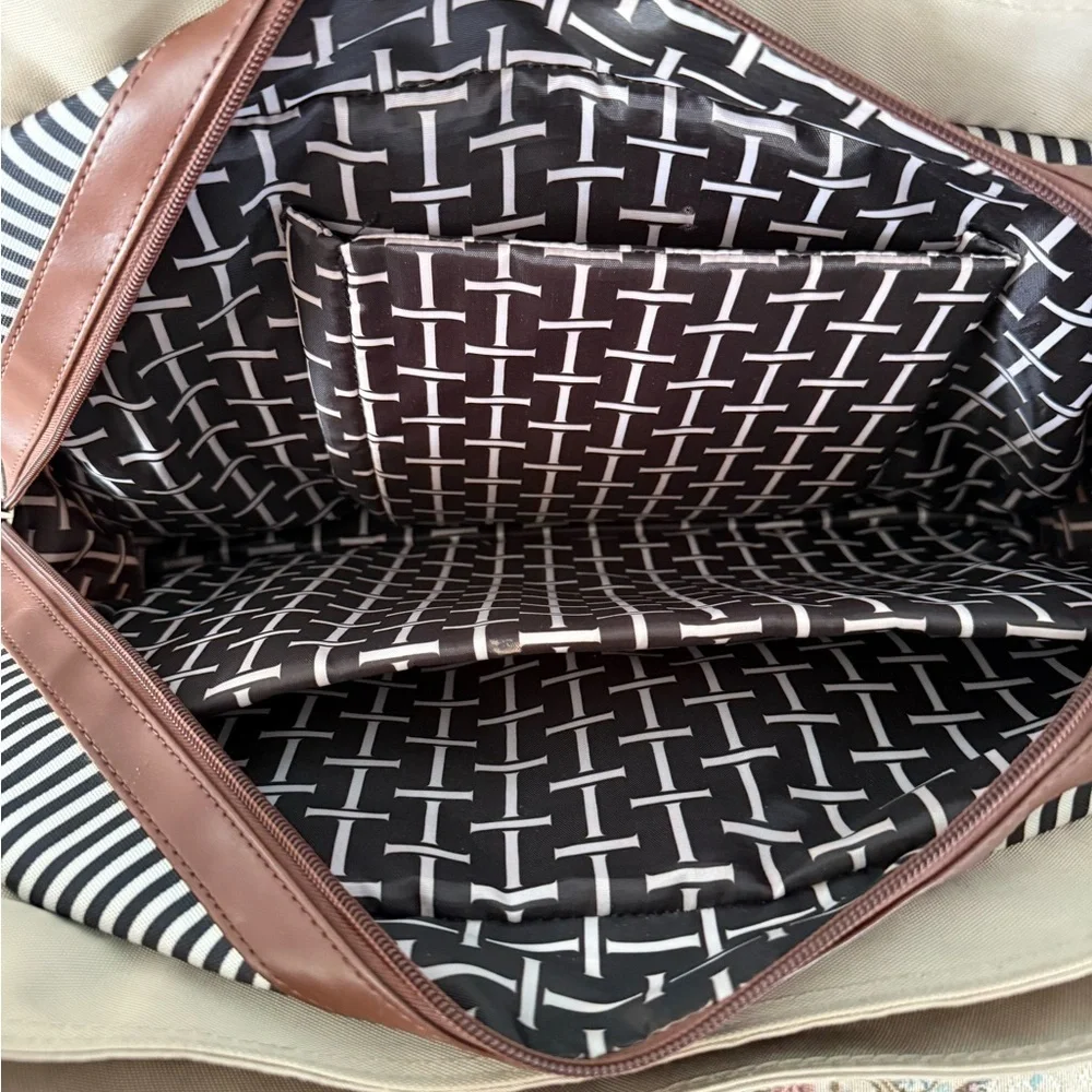 Isaac Mizrahi Large Essential Travel Tote Beige and Stripes - Picture 8 of 10